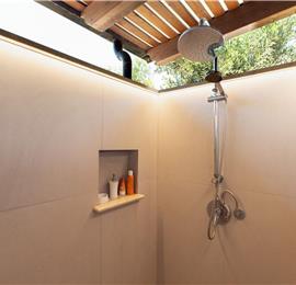 3 bedroom villa with pool and tennis court in Sicily, sleeps 6-8